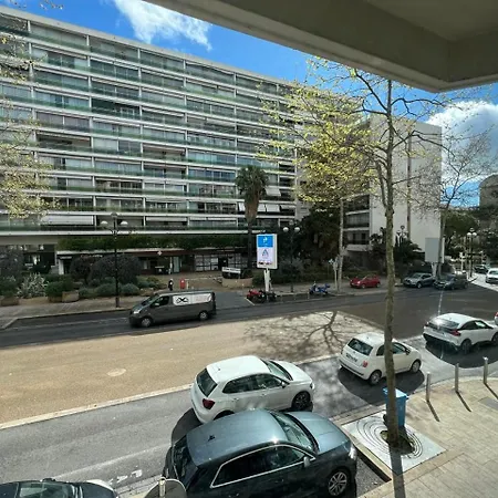 A079 Confortable Sur Carnot -1 *